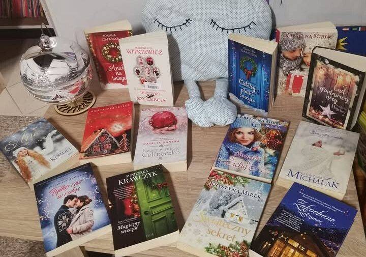 Grafika 1: Ogrzej się lekturą, czyli książki idealne na zimowo - świąteczny czas