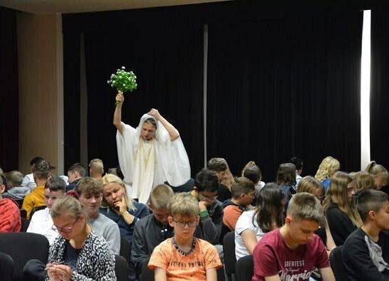 Grafika 1: Narodowe Czytanie 04.09.2022r.