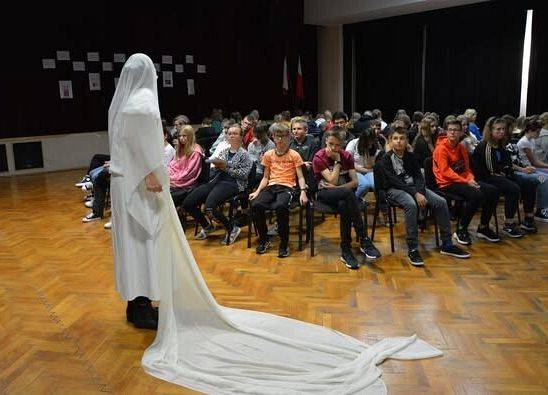 Grafika 2: Narodowe Czytanie 04.09.2022r.