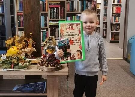 Grafika 2: Fotorelacja z wręczenia nagród w konkursie "Cudaki, potworki i inne jesienne stworki"