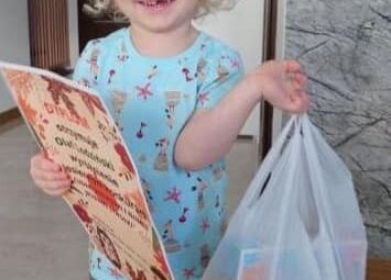 Grafika 7: Fotorelacja z wręczenia nagród w konkursie "Cudaki, potworki i inne jesienne stworki"