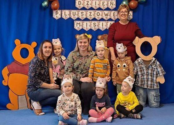 Grafika 1: Światowy Dzień Pluszowego Misia