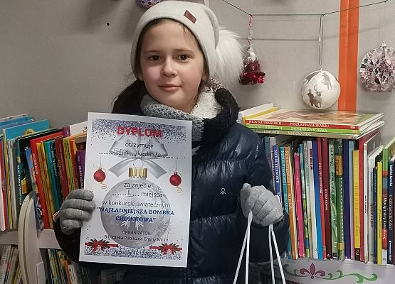 Grafika 6: Fotorelacja z wręczenia nagród w konkursie "Najładniejsza bombka choinkowa"