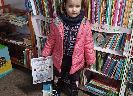 Grafika 9: Fotorelacja z wręczenia nagród w konkursie "Najładniejsza bombka choinkowa"