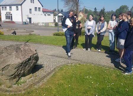 Grafika 1: Tydzień Bibliotek -  SPACER PO WICKU Z HISTORIĄ W TLE