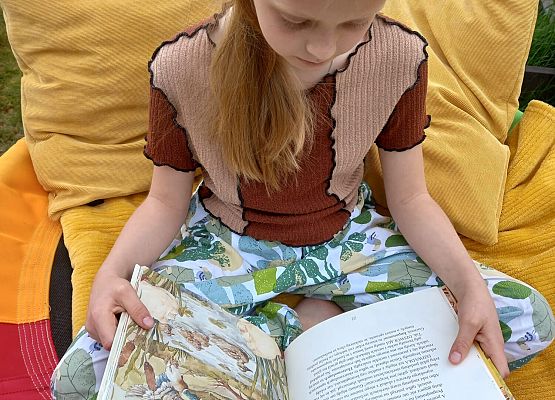 Grafika 4: KONKURS FOTOGRAFICZNY  "Pokaż, co, gdzie i jak czytasz"
