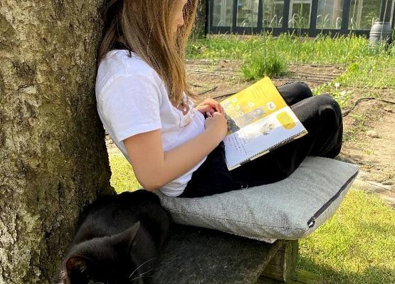 Grafika 8: KONKURS FOTOGRAFICZNY  "Pokaż, co, gdzie i jak czytasz"