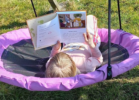 Grafika 9: KONKURS FOTOGRAFICZNY  "Pokaż, co, gdzie i jak czytasz"