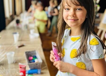 Grafika 3: Międzypokoleniowe czytanie na polanie/ Plastyczne zabawy z książką
