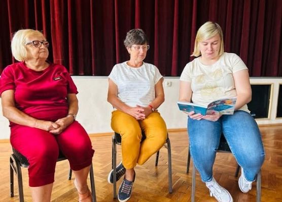 Grafika 2: Międzypokoleniowe czytanie na polanie/ Plastyczne zabawy z książką