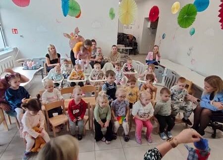 Grafika 2: ŚWIATOWY DZIEŃ POSTACI Z BAJEK