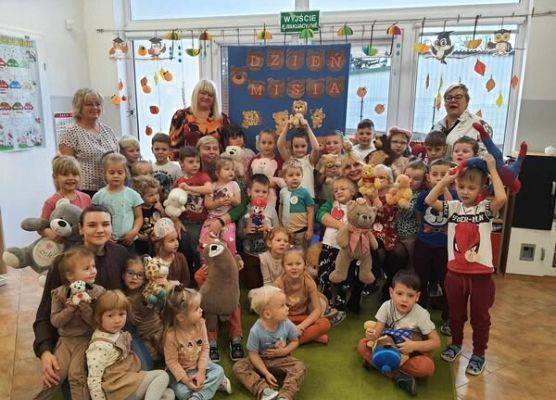 Grafika 2: Dzień Pluszowego Misia