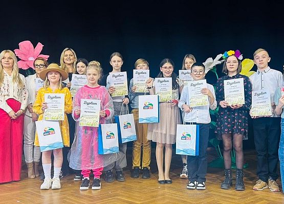 Grafika 4: 8 edycja konkursu recytatorskiego poezji wiosennej "Wiosna, wiosna ach to Ty"