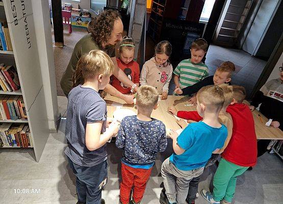 Grafika 2: "Bajki botaniczne" - warsztaty w bibliotece