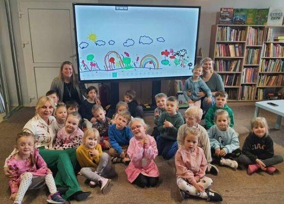 Grafika 4: Odwiedziny dzieci z Przedszkola Gminnego w Wicku - 23.04.2024r.