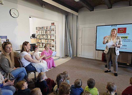 Grafika 4: Tydzień Bibliotek - dzień pierwszy