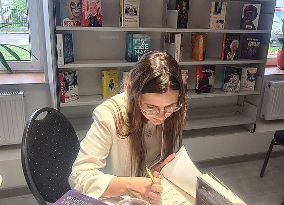 Grafika 5: TYDZIEŃ BIBLIOTEK ciąg dalszy