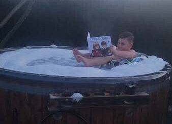 Grafika 1: Konkurs fotograficzny! "Pokaż, co, gdzie i jak czytasz" - zdjęcia konkursowe