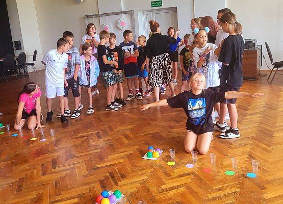 Grafika 3: Zajęcia wakacyjne w klimacie filmowym