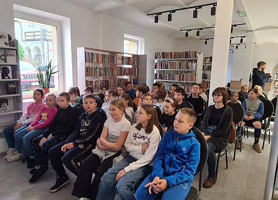 Grafika 3: Spotkanie autorskie z pisarką Kasią Keller