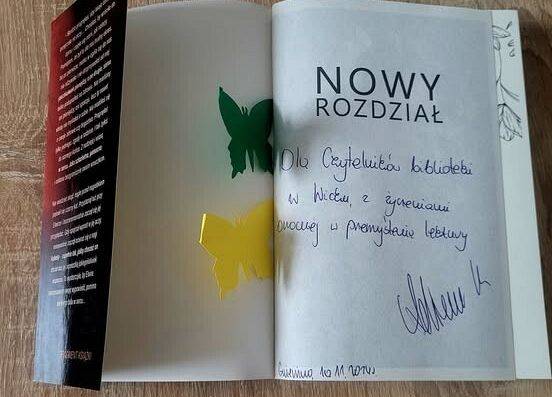 Grafika 2: Powieść "Nowy rozdział" Adriany Rak już w bibliotece!