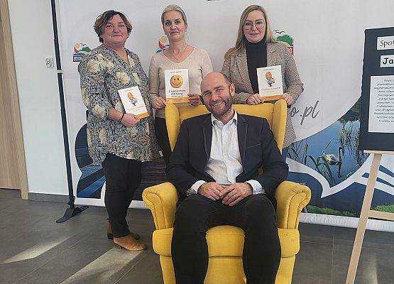 Grafika 8: Spotkanie autorskie z Jackiem Łapińskim w dn. 21.11.2024r.