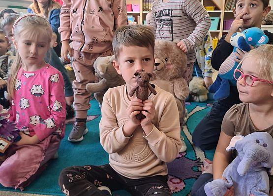 Grafika 4: Światowy Dzień Pluszowego Misia