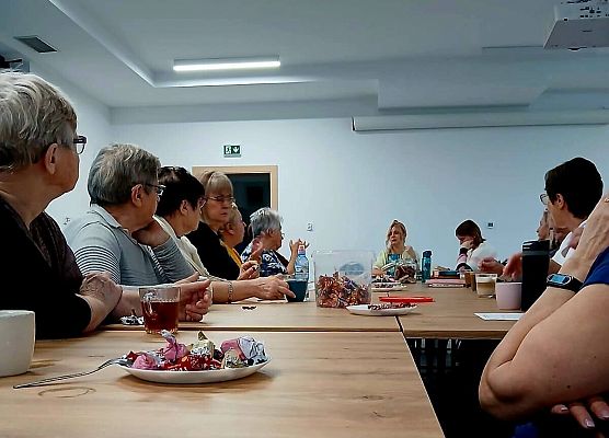 Grafika 5: Odwiedziny w Klubie Seniora