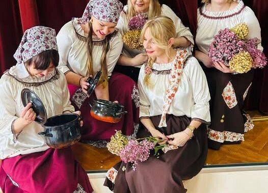 Grafika 3: Międzynarodowy Dzień Teatru