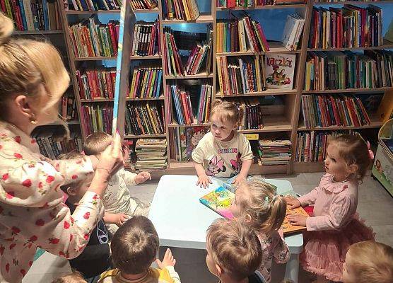 Grafika 4: Wizyta dzieci z Gminnego Żłobka w Charbrowie