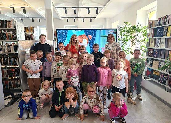 Grafika 14: Wizyta przedszkolaków w bibliotece z okazji Światowego Dnia Książki i Praw Autorskich
