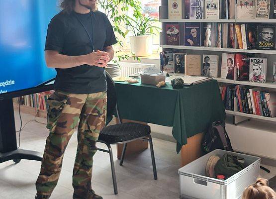 Grafika 1: Spotkanie z edukatorem ze Słowińskiego Parku Narodowego Panem Łukaszem Fuglewiczem