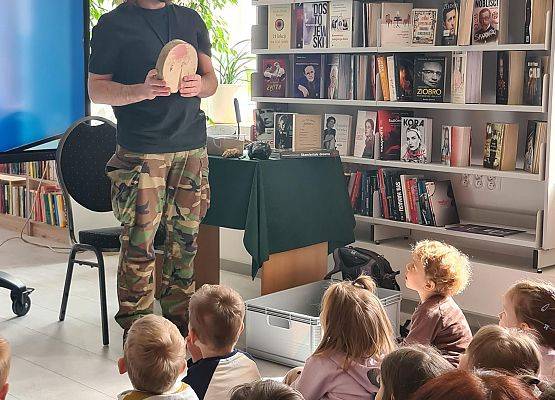 Grafika 3: Spotkanie z edukatorem ze Słowińskiego Parku Narodowego Panem Łukaszem Fuglewiczem