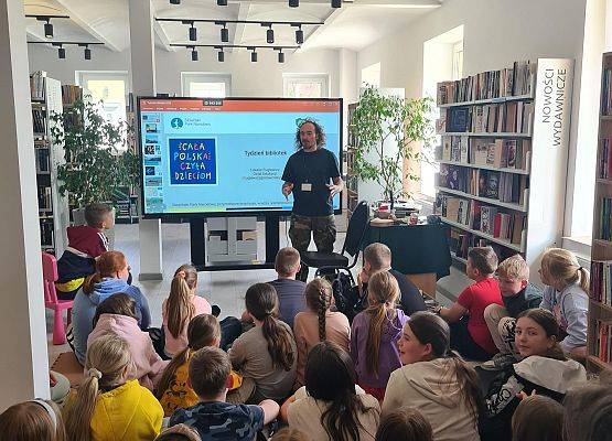 Grafika 10: Spotkanie z edukatorem ze Słowińskiego Parku Narodowego Panem Łukaszem Fuglewiczem