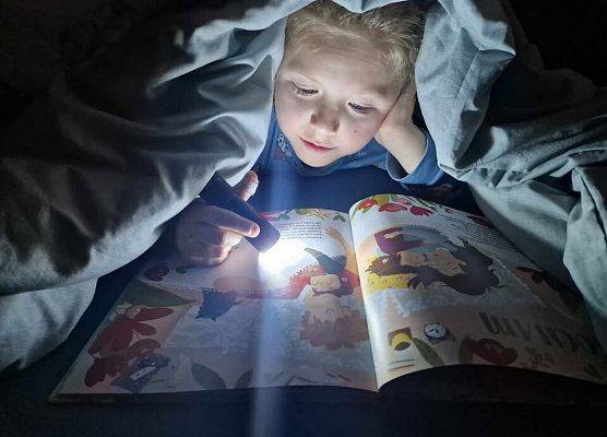 Grafika 5: Konkurs "Pokaż co, gdzie i jak czytasz"