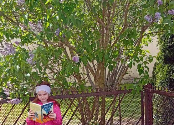 Grafika 8: Konkurs "Pokaż co, gdzie i jak czytasz"