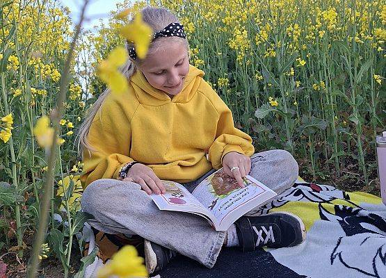 Grafika 12: Konkurs "Pokaż co, gdzie i jak czytasz"