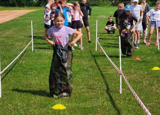 Grafika 2: Zajęcia wakacyjne - dzień sportu
