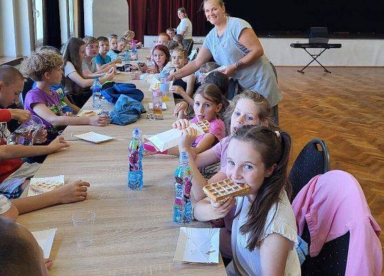 Grafika 18: Zajęcia wakacyjne - dzień czwarty