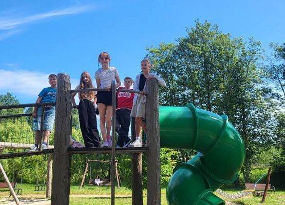 Grafika 9: Zajęcia wakacyjne - dzień czwarty