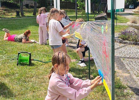 Grafika 16: Zajęcia wakacyjne - dzień czwarty