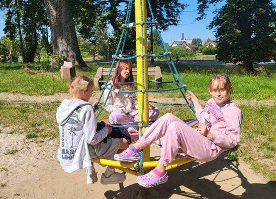 Grafika 3: Zajęcia wakacyjne - dzień czwarty