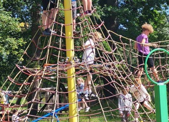 Grafika 1: Zajęcia wakacyjne - dzień czwarty