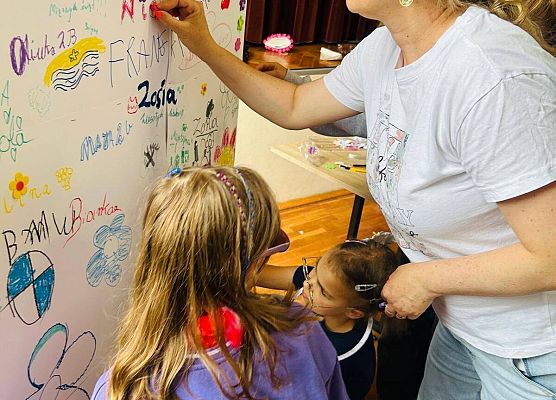 Grafika 2: Ostatni dzień wakacyjnych zajęć – deszcz nie zepsuł zabawy!