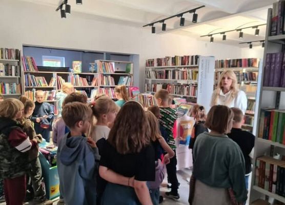 Grafika 1: Odwiedziny uczniów klas I - III ze Szkoły Podstawowej im. Orła Białego w Szczenurzy