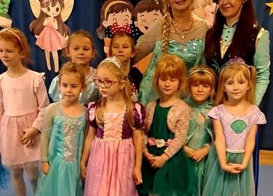 Grafika 3: Dzień Postaci z Bajek