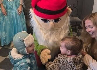 Grafika 1: Międzynarodowy Dzień Postaci z Bajek w bibliotece!