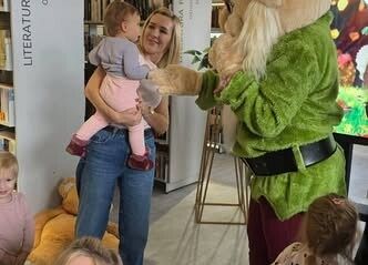 Grafika 3: Międzynarodowy Dzień Postaci z Bajek w bibliotece!