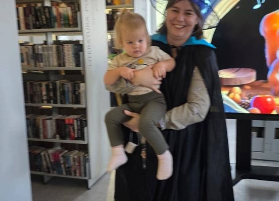 Grafika 6: Międzynarodowy Dzień Postaci z Bajek w bibliotece!