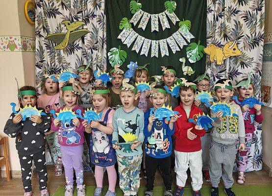 Grafika 11: Dzień Dinozaura